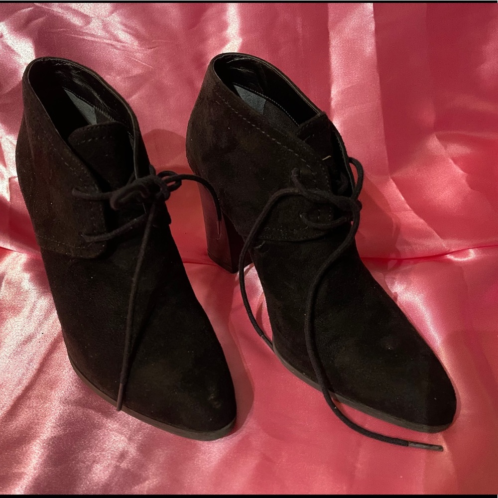 Women's shoes. Lace up. Black. 3.5" heel